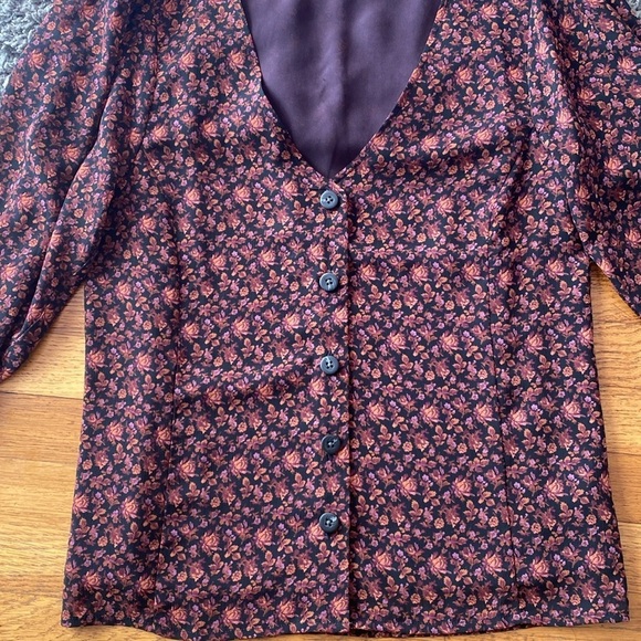 Madewell (Re)sourced Georgette Smocked-Cuff Button-Front Top in Orchard Floral - Picture 6 of 16
